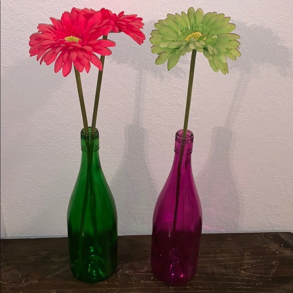 Green and Pink Decorative Wine Glasses - Picture 1 of 3